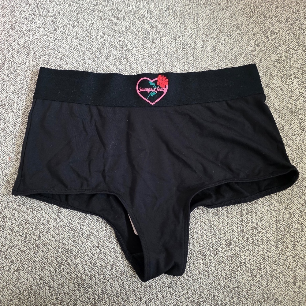 Savage X Fenty Forever Savage Booty‎ Short with Logo Heart - XS